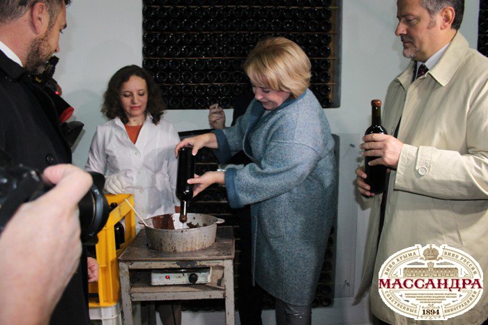 Визит итальянцев: сухое вино «Массандры» покорило гостей
